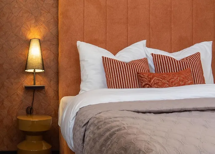 De Oranjestad - In De Winkelstraat