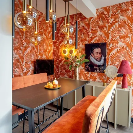 De Oranjestad - In De Winkelstraat Breda