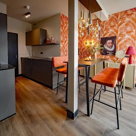 De Oranjestad - In De Winkelstraat Breda